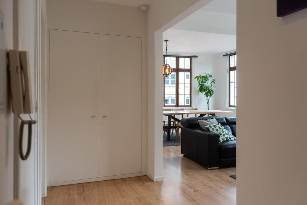 The View - Spacious 2 Bdr Appt In With View Amberes Exterior foto